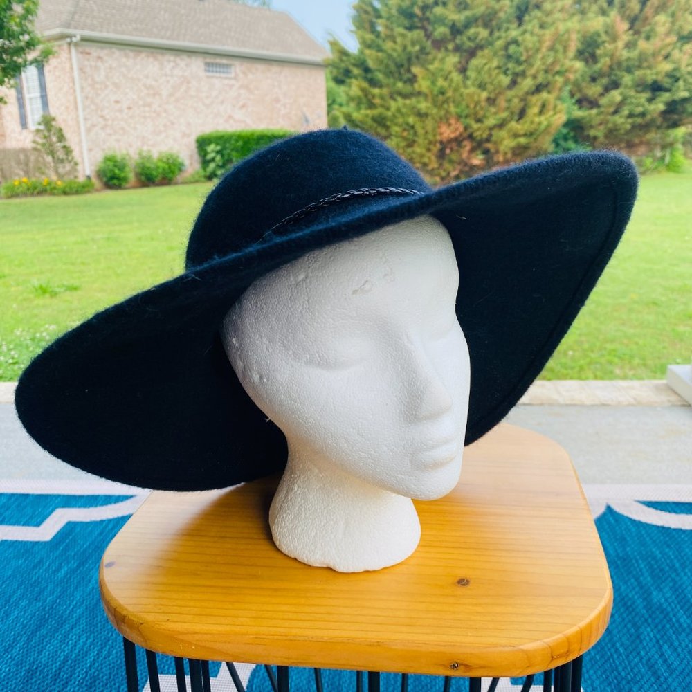 Four Buttons by San Diego Hat Co Black Floppy Wide Brim Wool Sun Hat Foldable